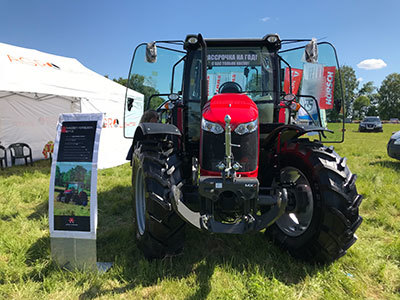 Тракторы Massey Ferguson 6713 и 7615 представили на выставке в Костроме