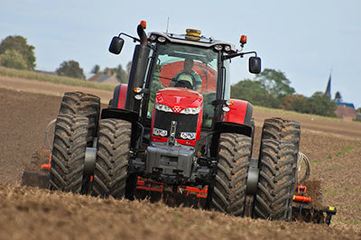 Тракторы Massey Ferguson 6713 и 8690 представили на «Дне Тульского поля – 2018»
